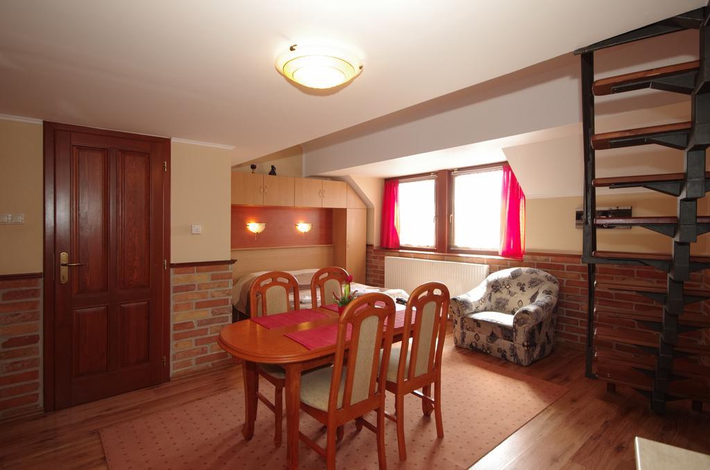Gyulai Brill Apartman Exterior foto
