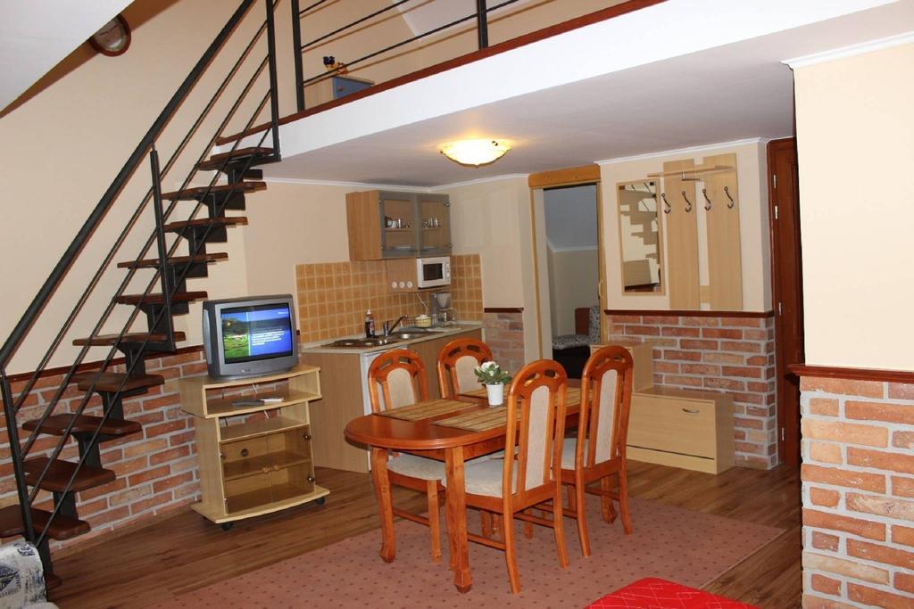 Gyulai Brill Apartman Zimmer foto